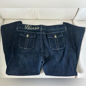 Guess jeans💙. Can be rolled up as Capris!! Super cute!! Size 34. 💙